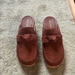 Women’s size 6 Cole Haan brand all day, bow, clog, sequoia color